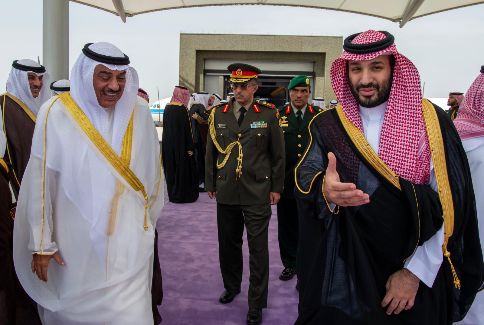 سمو ولي العهد يستقبل سمو ولي عهد دولة الكويت لدى وصوله جدة – صحيفة ...