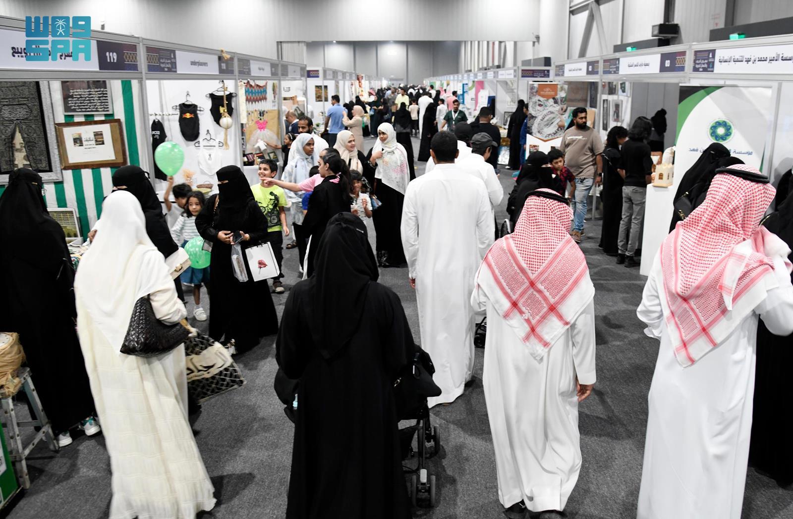 غرفة الشرقية تختتم فعاليات معرض الحرف والأعمال اليدوية بـ 35 ألف زائر ...