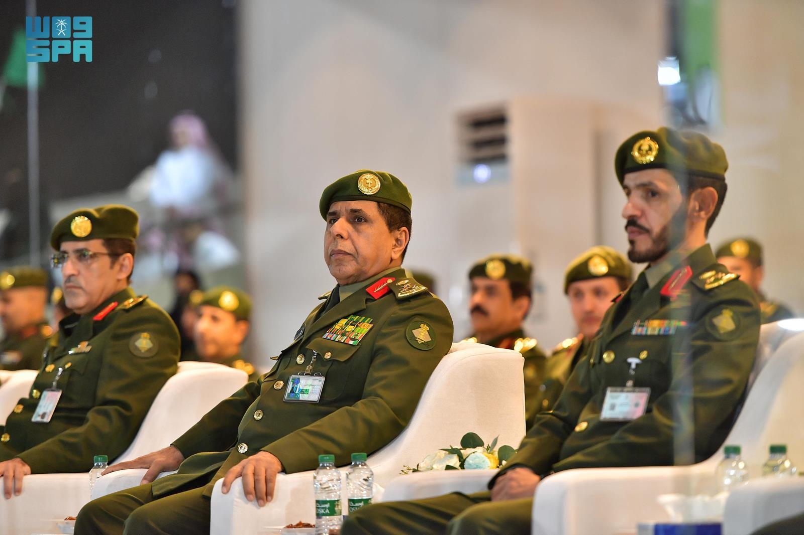 تحت رعاية الأمير عبدالعزيز بن سعود .. مدير عام الجوازات يشهد حفل تخريج ...